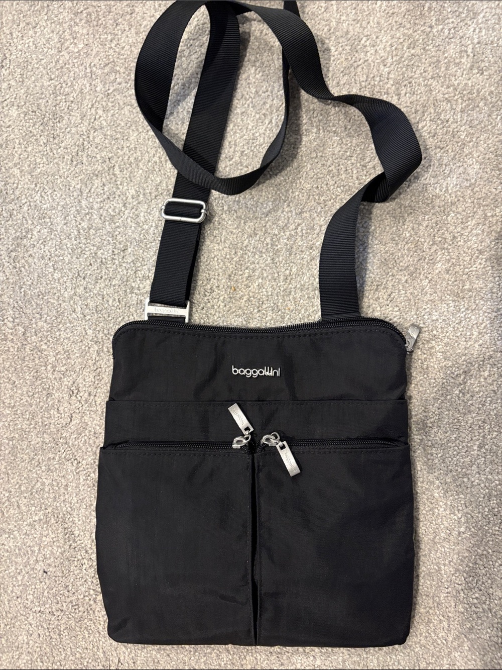 Baggallini Black Crossbody Messenger Bag with Front Zip Pockets